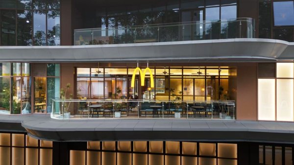 小散配资 成为“金拱门”八年后，麦当劳中国市场门店增速全球第一